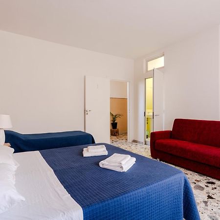 Casa Di Madre Antonia Hotel Brindisi Buitenkant foto